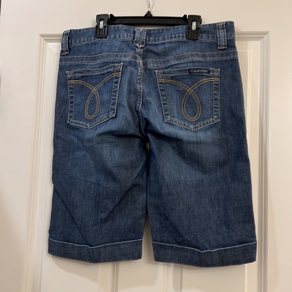 Calvin Klein Jeans ladies shorts - Picture 2 of 5